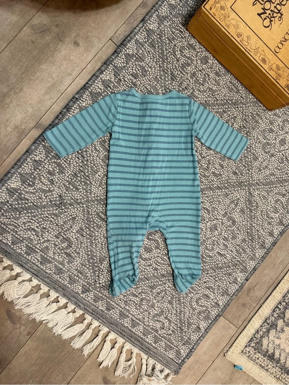 Carter's Baby Boy Modern Blue Striped Footie Pajamas 6 Months One-Piece Pajamas